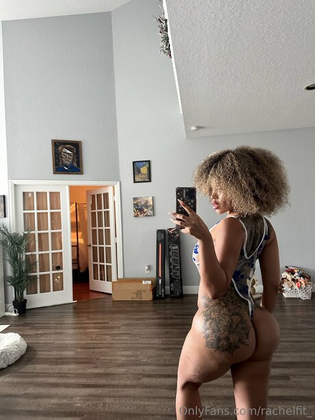 milf pregnant onlyfans top pic