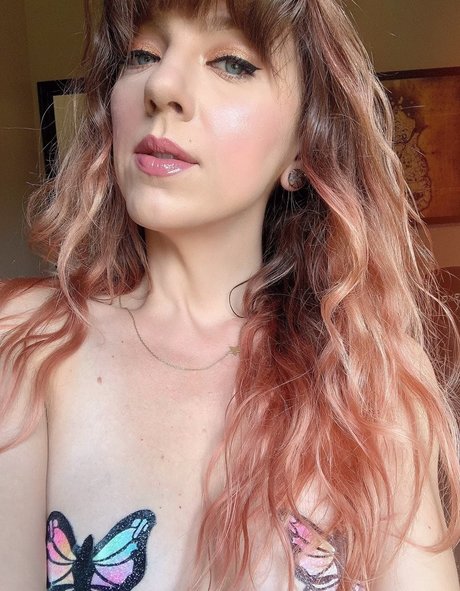 April Gloria pretty model photo