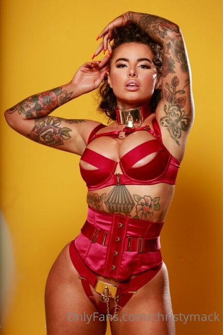 Christy Mack naked star pictures