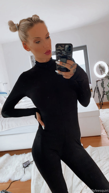 Lillyfee Squirt star sexy photos