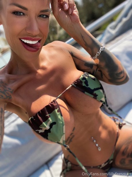 Lillyfee Squirt pornstar sexy pics