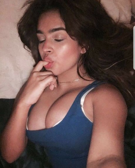 Betsy Martinez hd model img