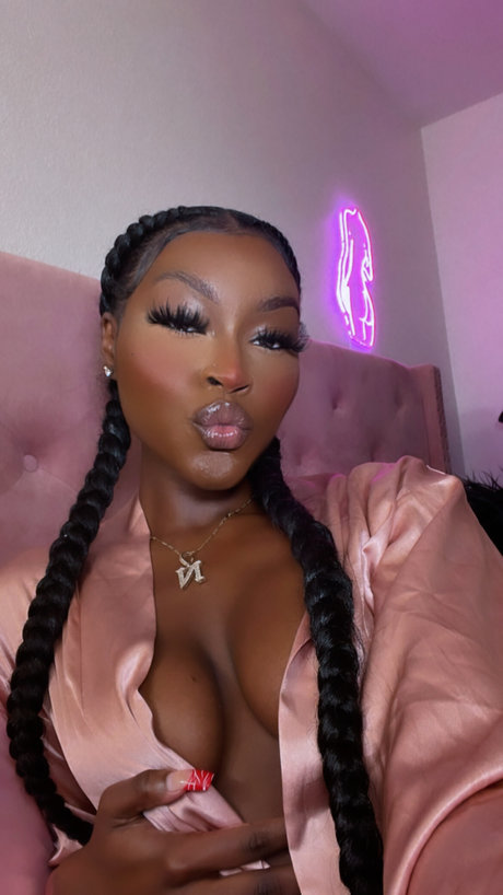 juiicyyyfruit nice model image