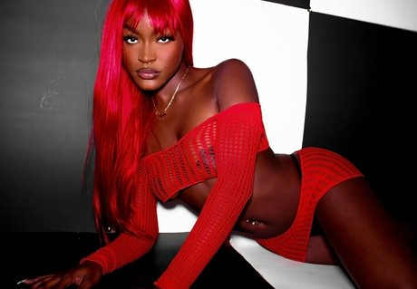 juiicyyyfruit nude star pictures