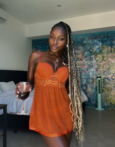 juiicyyyfruit naked pornstar archive