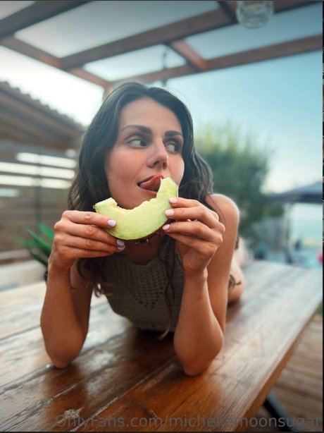 Ellie Land star erotic photo