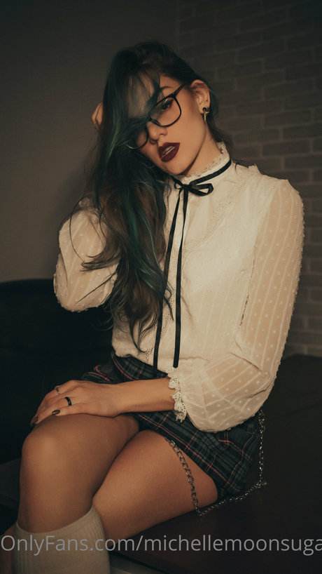 Ellie Land model high quality photo