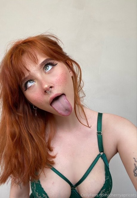 Cherry Apricots model naked photo