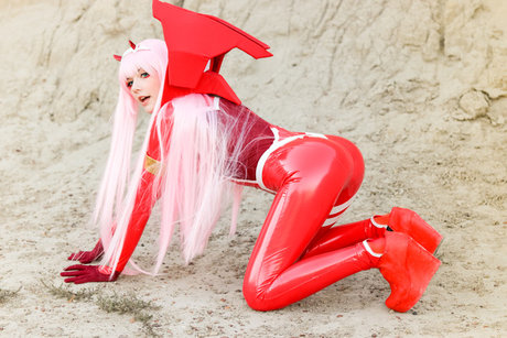 Meggii model hot photos