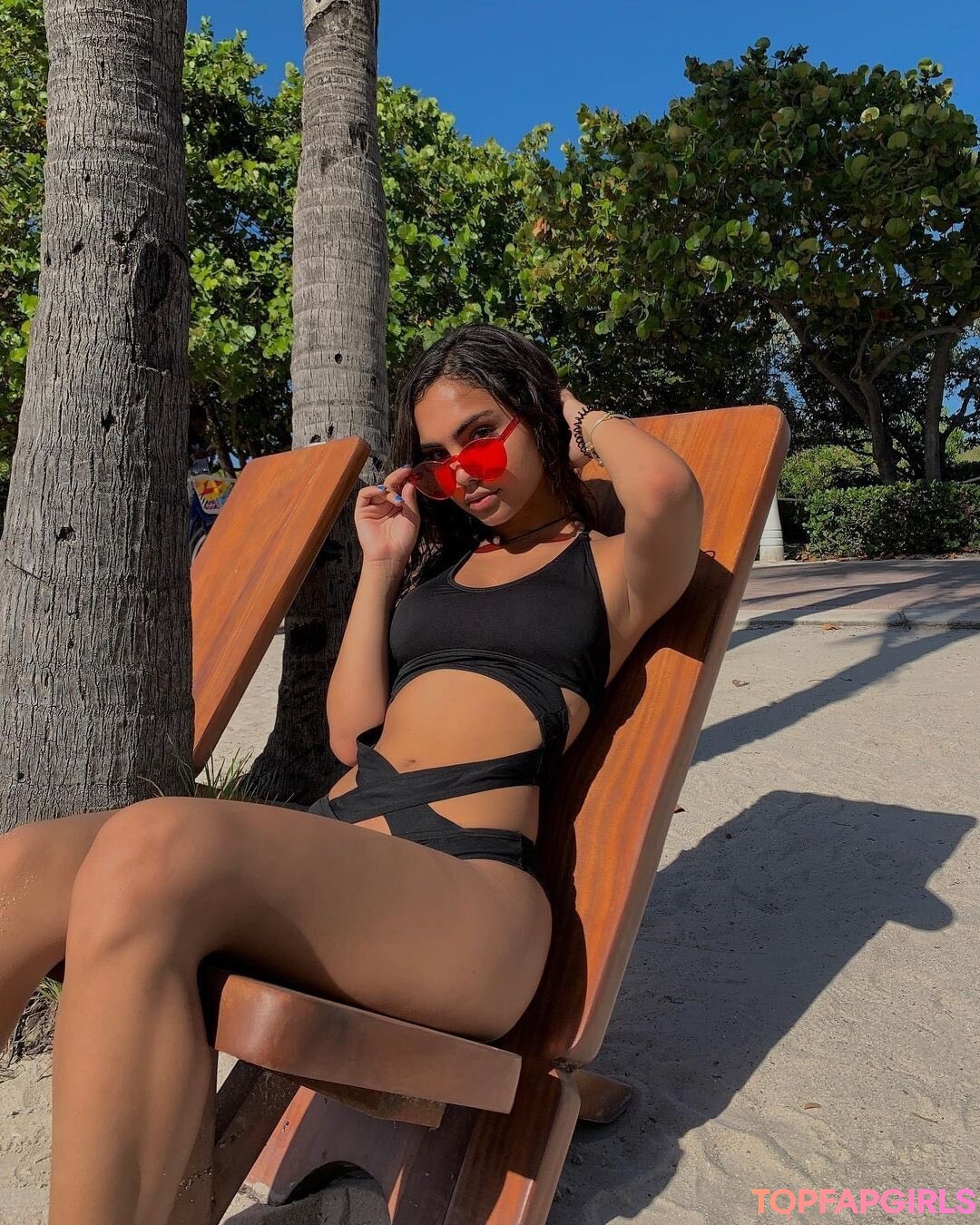 Layladeline top model pic