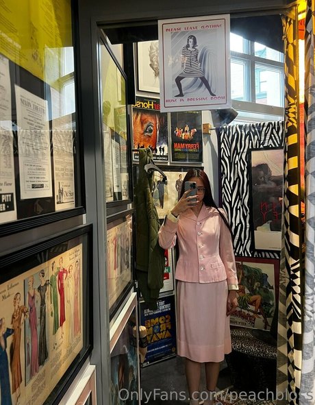 peachbloss hot actress pic