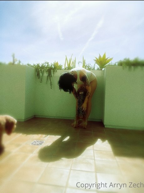 Arryn Zech perfect actress pic