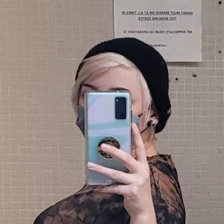 Midnight Vulpi model pretty pictures