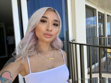 beautiful tits onlyfans art naked photos