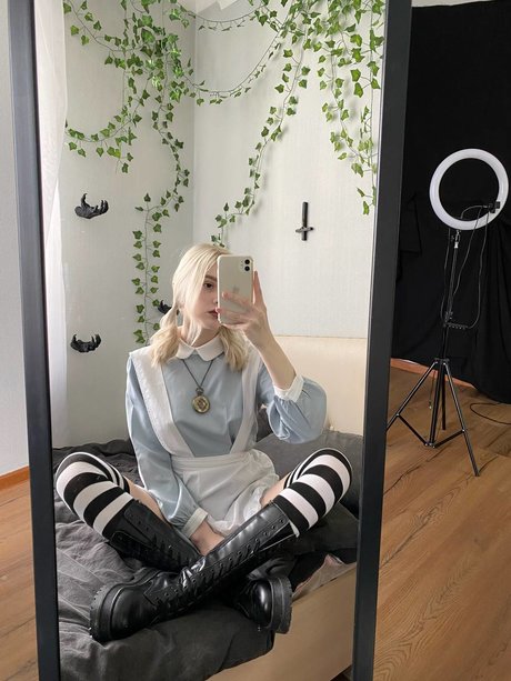 Allotropp erotic model pics