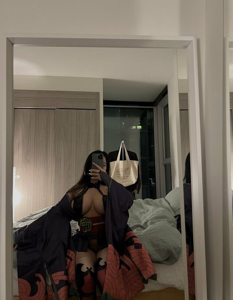 Yeonaxo model sexy img