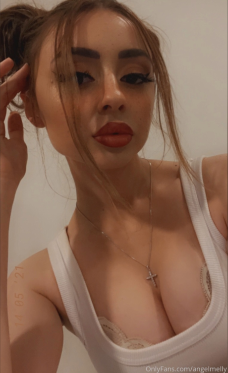 Angelmelly sexy pornstar photo