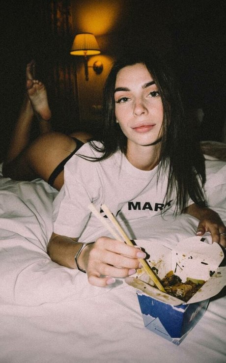 Irina Sivalnaya sexy pornstar gallery