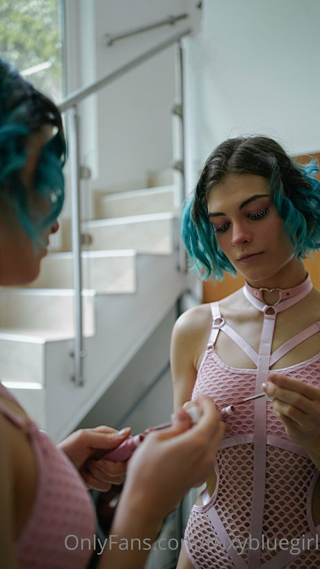 Trixy Blue nice model picture