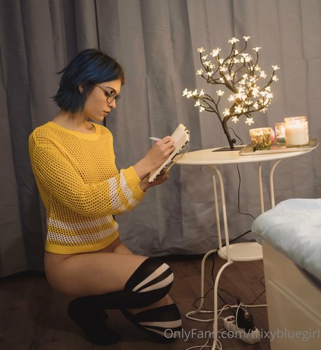 Trixy Blue free pornstar pic