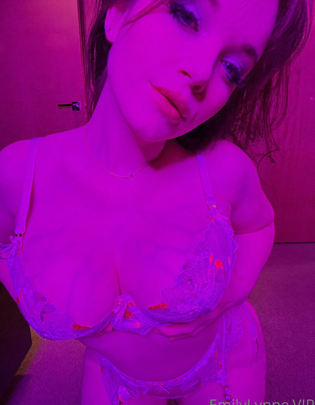 Emily Lynne pornstar nude picture