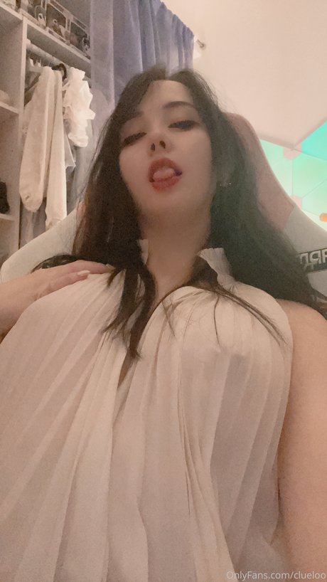 Clueloo star nude galleries