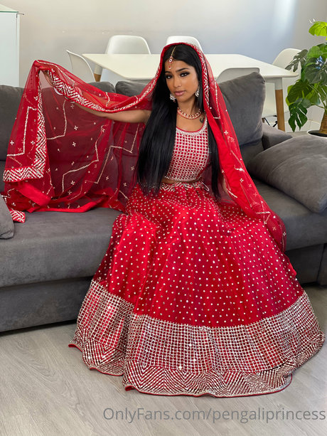 Yasmina Khan sexy pornstar pics