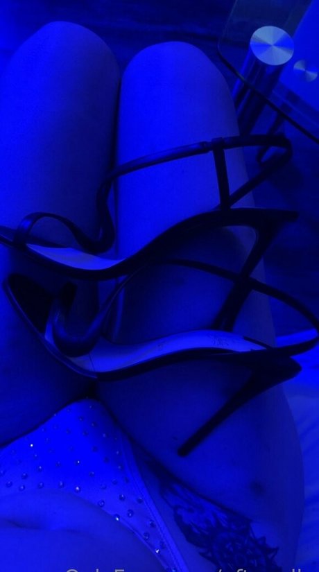 OftenElle xxx actress image