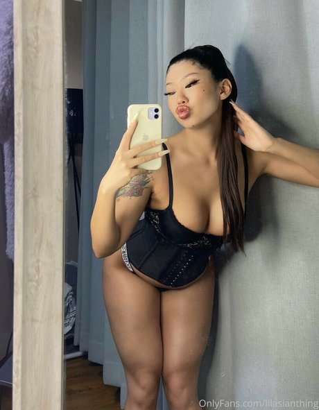 jeans ass onlyfans pretty pic