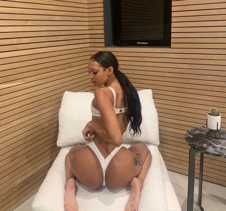 Edwina Carla Isaacs perfect pornstar pictures