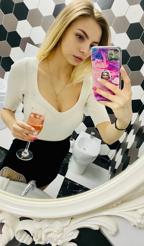 lesbian feet onlyfans art nude galleries