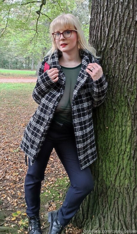 Casey Deluxe nudes model pictures