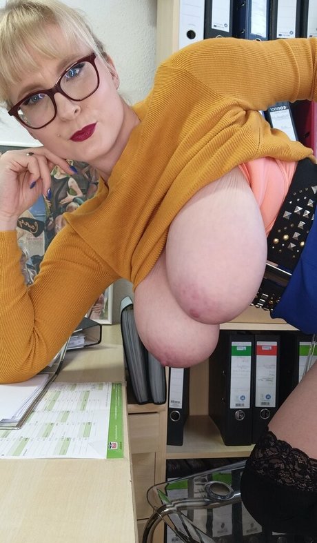 Casey Deluxe star nice galleries