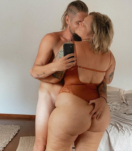 amateur lesbian onlyfans hot porn pics
