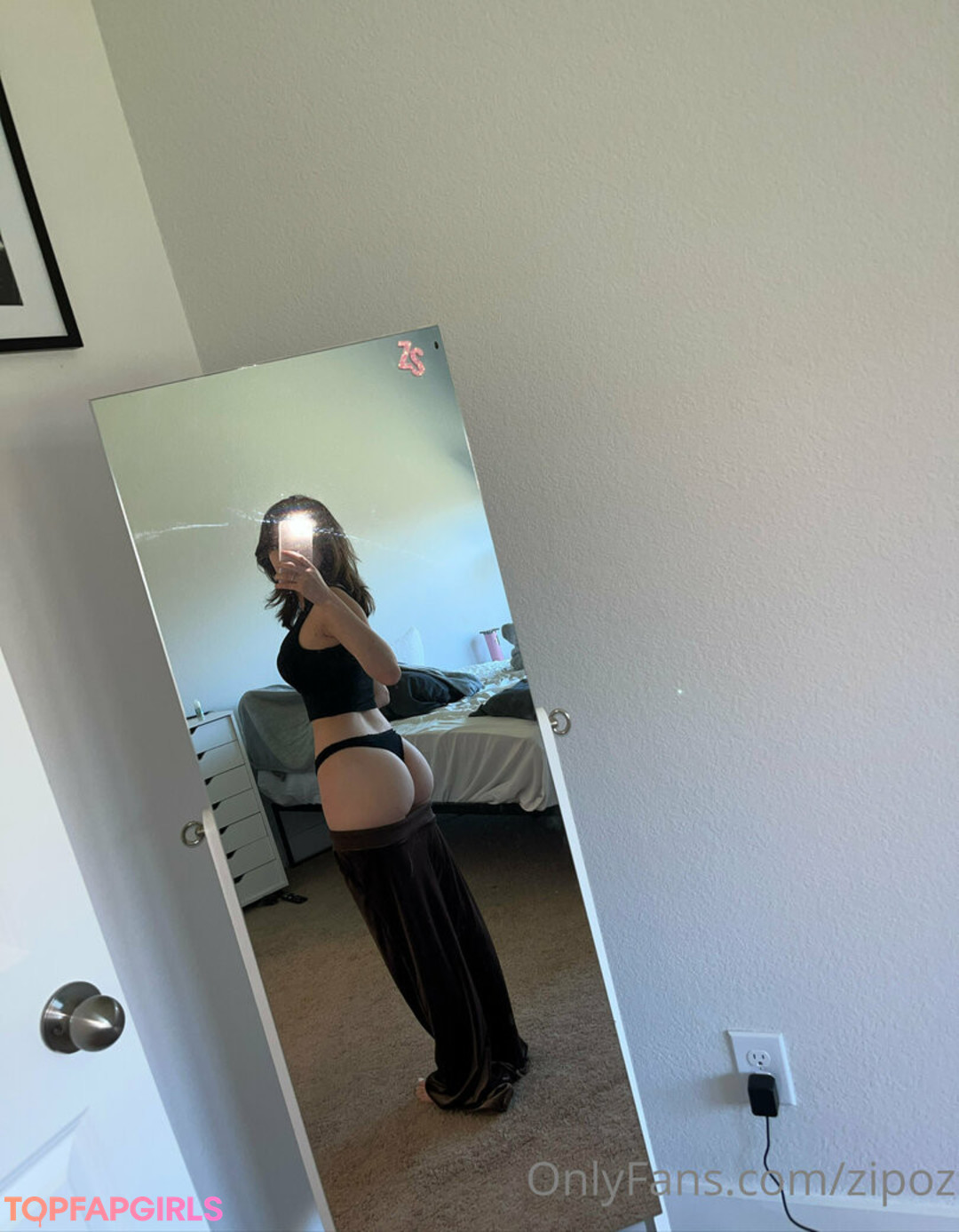 zipoz xxx star images