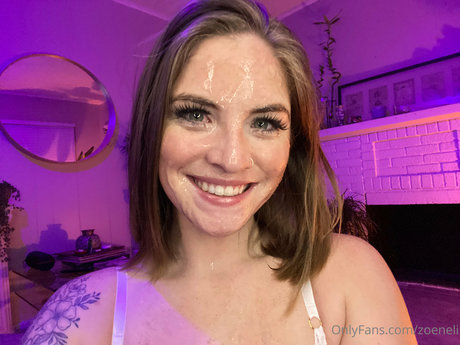 zoeneli model hd image