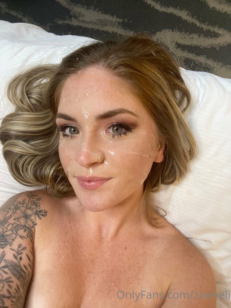 zoeneli model art image