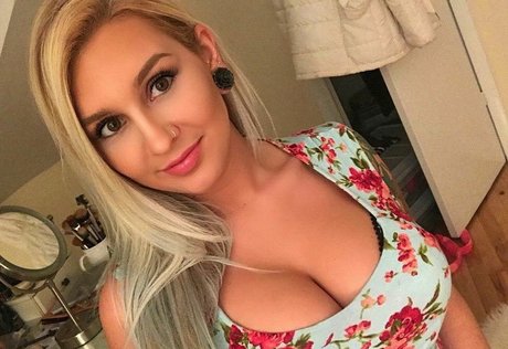 asian top onlyfans free sexy image