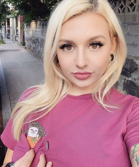 Autumn Moretti nudes star img