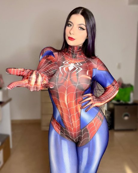 Julieta Allegretti naked star image