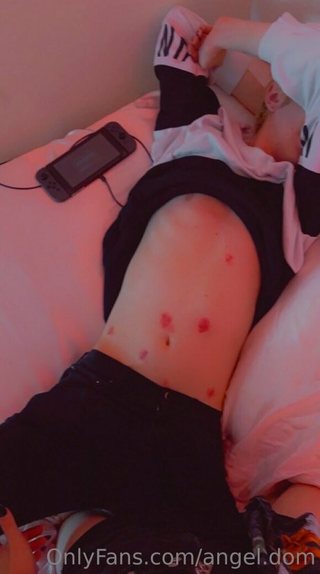 angel dom model top photo