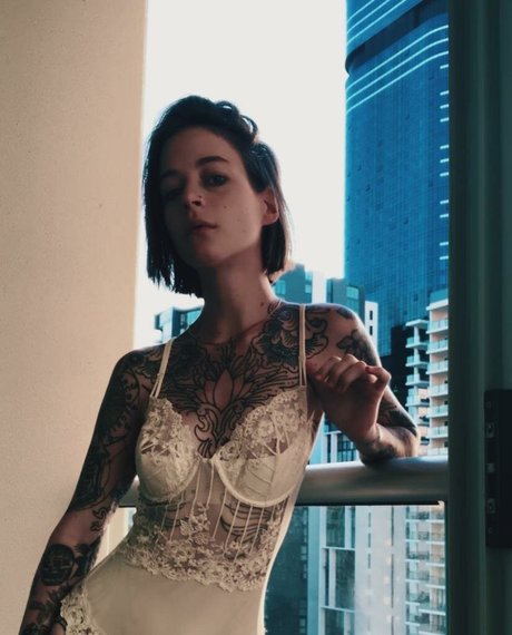 Sabrina Glik beautiful actress pictures