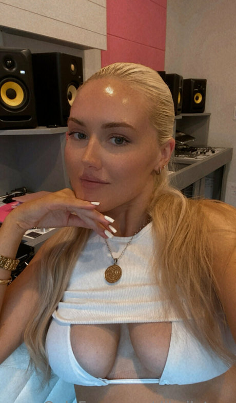 pretty onlyfans sexy images