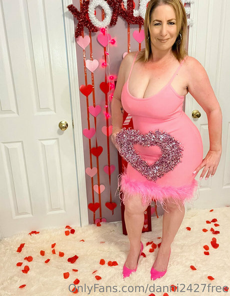 danni2427free nice actress photo