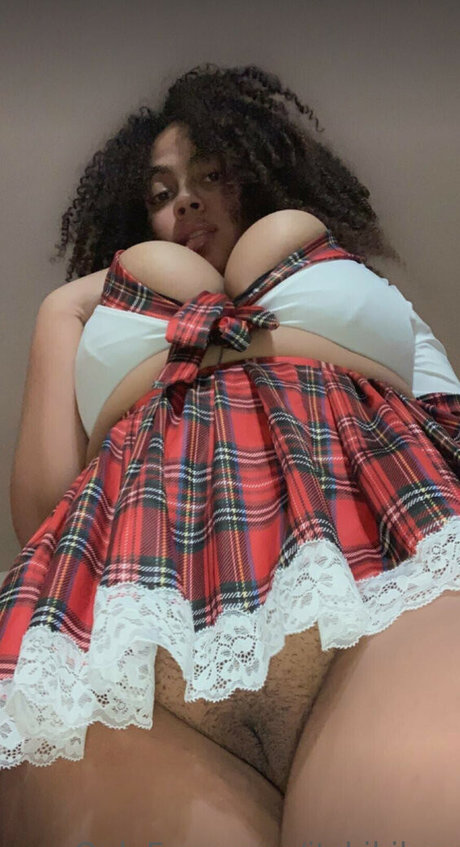 itskikihoe exclusive actress galleries