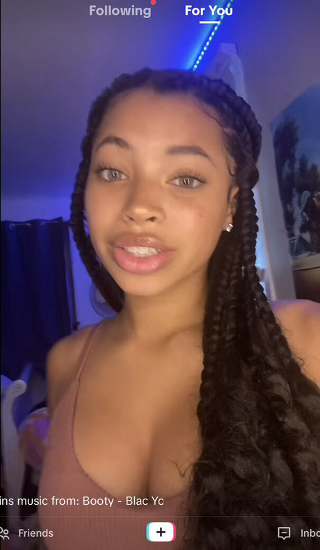 Whoisbrooklyn erotic pornstar image