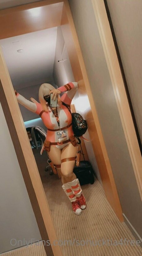 sonucktia4free nude model image