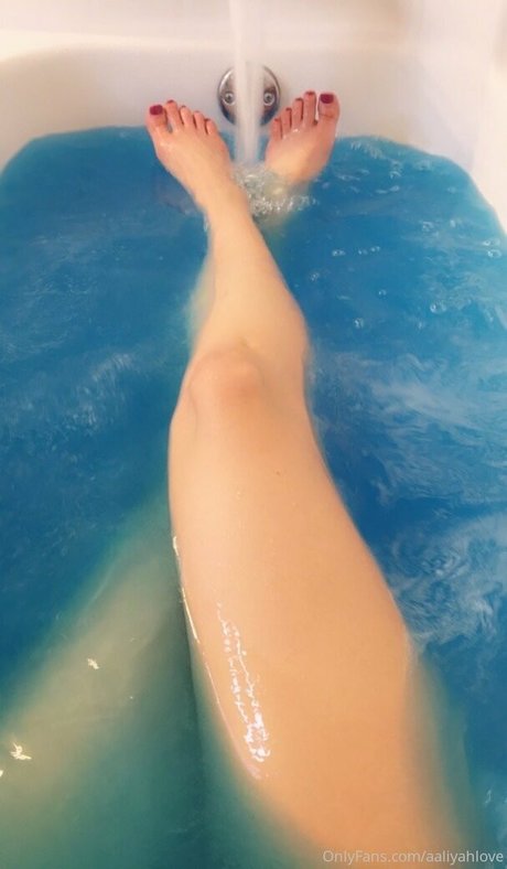 aaliyahlove art model archive