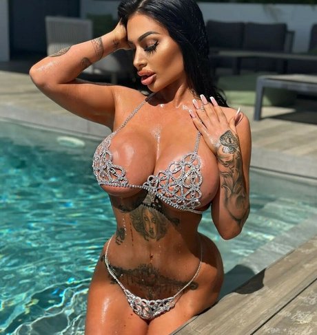 Ava Van Rose hd pornstar picture