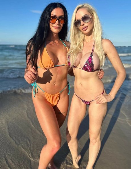 Samantha XO Swinger DJ hot star gallery